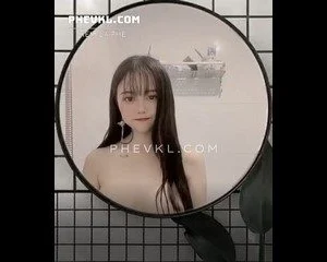 Anh em chấm mấy điểm cho em gái này ?