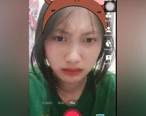 Cẩm Nhung thích call show cùng bạn trai