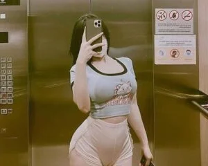 Chịch con hàng siêu đẹp mông to bướm múp
