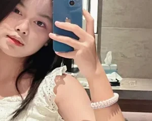 Clip bé Hoàng Quyên 2k9