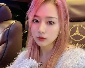 Clip em nhân viên bán xe hơi và công tử nhà tài phiệt
