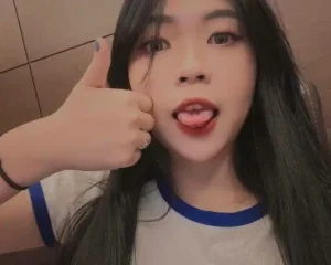 Clip Sex em SV ĐH Quốc Gia HN bú cu bạn trai