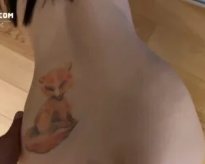 Doggy em mông trái xăm hồ ly