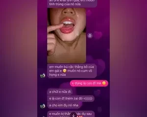 Em người yêu và thằng bồ của em gái.Con đĩ dâm loạn đã liếm sạch đống tinh trên cửa, em còn muốn thêm nữa…