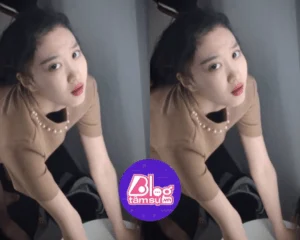 Full Clip Sex Tối Cổ, Doggy em gái cực xinh trong nhà vệ sinh