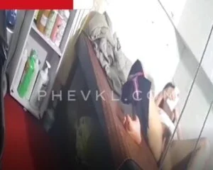 Hack Cam em gái dâm vừa xem sex vừa móc bím