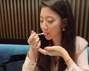 Lộ Clip Sex Hoa Khôi Trường Sĩ Quan Zhang Jinyu nữ cảnh sát đẹp nhất Trung Quốc