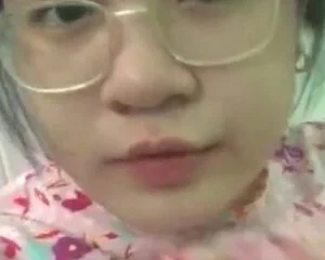 Sex tự quay bé rau non thủ dâm