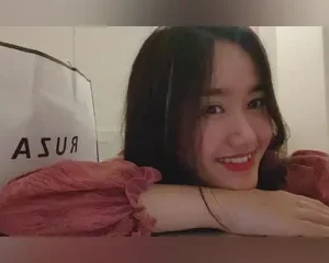 Siêu phẩm Hạ Nhi đẹp khỏi bàn