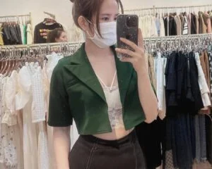 Thanh niên gạ địt được em chủ Shop quần áo xinh đẹp