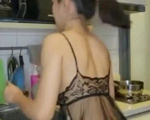 Vừa nấu ăn vừa chịch nhau nó sướng
