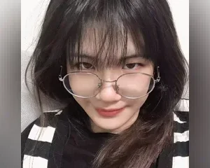 Xả đầy tinh lên mặt bạn gái đang ngủ say