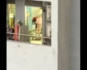 Clip: Em hàng xóm hớ hênh mời gọi.